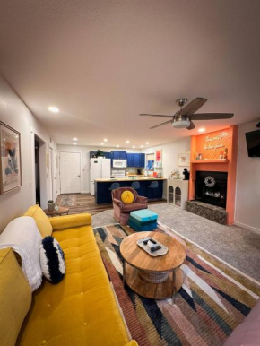 Daylight Cove Lakefront Condo, Pool, Hot Tub!